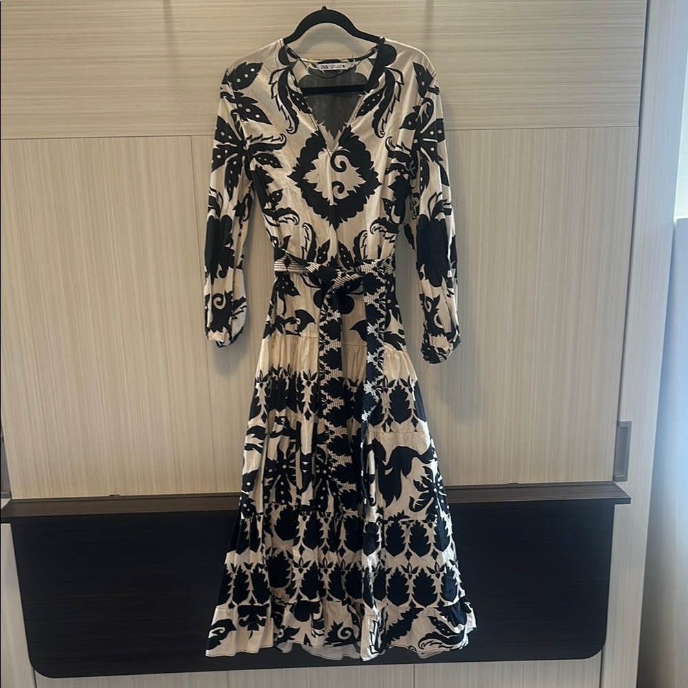 Zara Black and White Patterned Dress